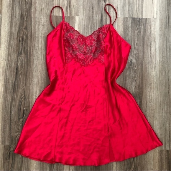Victoria’s Secret red intimate lace detail slip size medium - Picture 1 of 9